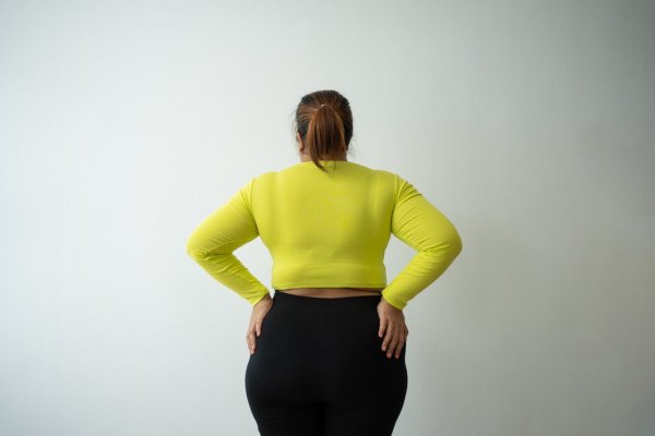 How to hide your figure after being middle-aged? Stylist reveals three types of 